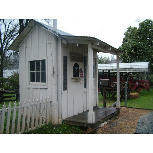 Cobb CA, the smallest post office in Lake County